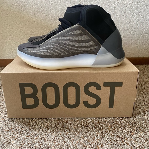Yeezy Quantum 'Barium' 9 - Picture 2 of 3